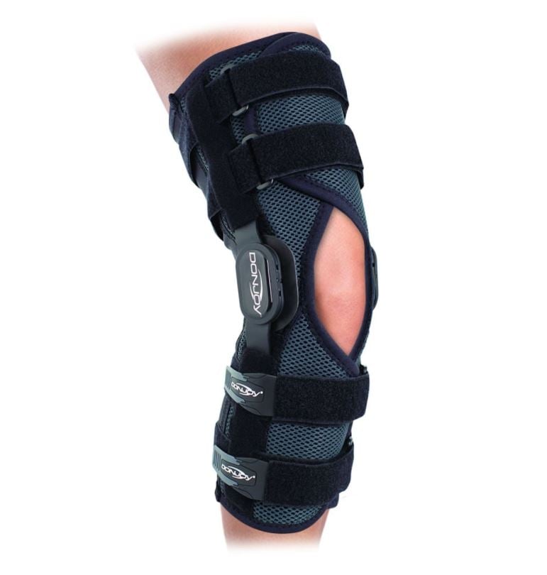 Donjoy Playmaker II knee Brace